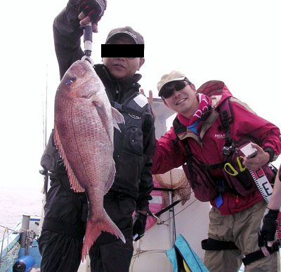 Y氏の釣り上げた真鯛64cm